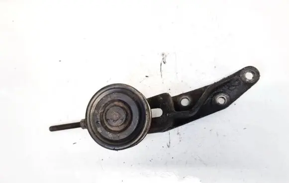 Mitsubishi Pajero Sport I Engine mounting bracket