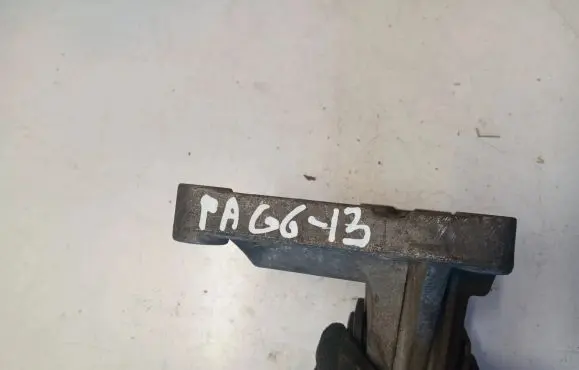 Volvo S80 Engine mounting bracket 30680770