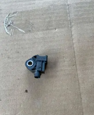 Mercedes-Benz E W213 Airbag deployment crash/impact sensor 2139051300