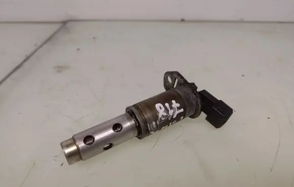 BMW 3 E90 E91 Camshaft vanos timing valve 7516293 11367516293