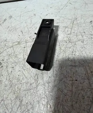 Volkswagen Golf V Glow plug pre-heat relay 0281003038