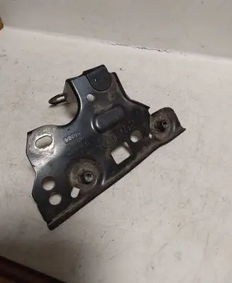 Audi A4 S4 B9 Fender mounting bracket 8W0821183A