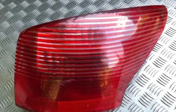 Peugeot 407 Rear/tail lights 03035