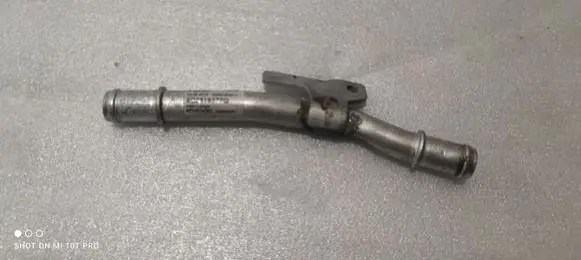 Engine coolant pipe/hose