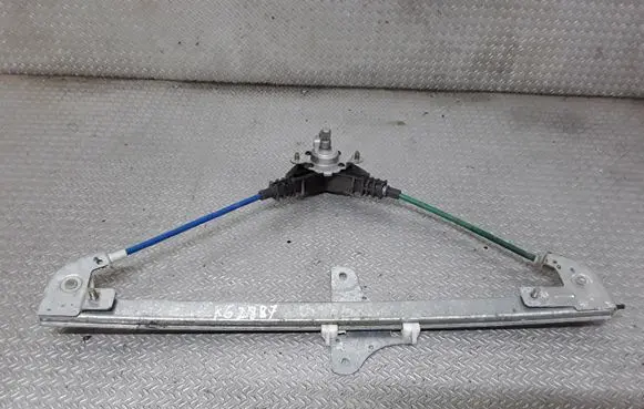 Rear door manual window regulator