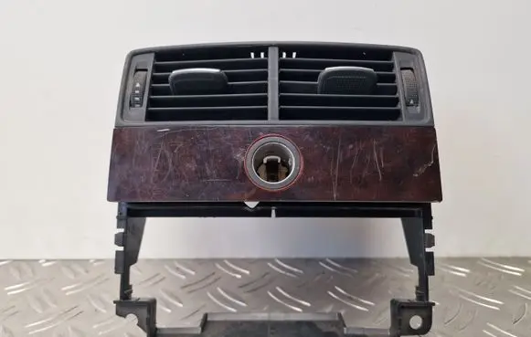 Audi A8 S8 D3 4E Rear air vent grill 4E0819203A
