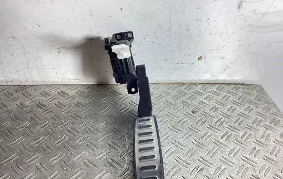 Porsche Cayenne (92A) Accelerator throttle pedal 7L0723507D