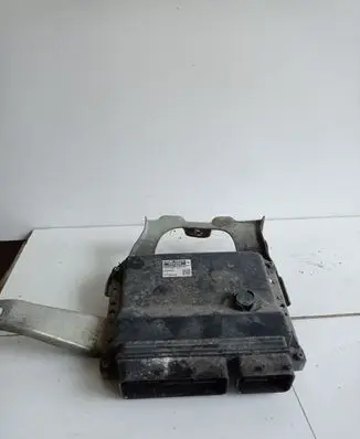 Toyota Sienna XL30 III Engine control unit/module 8966108300
