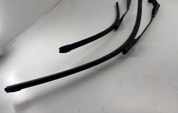 Ford Ecosport Front wiper blade arm GN1517C495BA GN1517B589BA GN1Z17526B