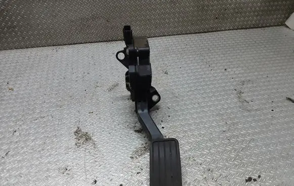 Subaru Outback Accelerator throttle pedal 36010AG140