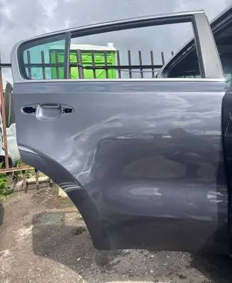 KIA Sportage Rear door