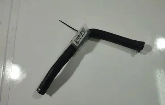 Volkswagen PASSAT B5 Engine coolant pipe/hose 