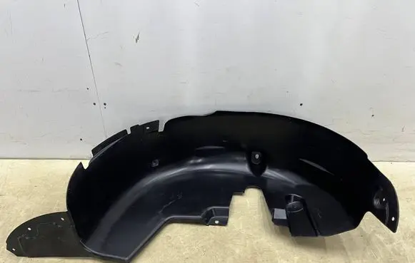 Rear arch fender liner splash guards