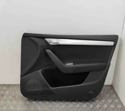 Skoda Octavia Mk3 (5E) Front door card panel trim 5E1867012