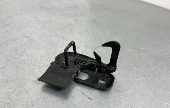 Volkswagen PASSAT CC Engine bonnet/hood lock/latch loop/hook 3C8823480B