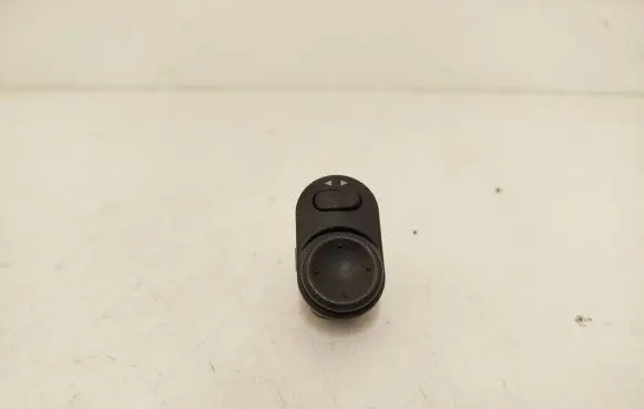 Suzuki Ignis Wing mirror switch 83E20