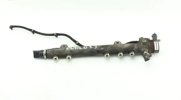 Fiat Doblo Fuel injector supply line/pipe 