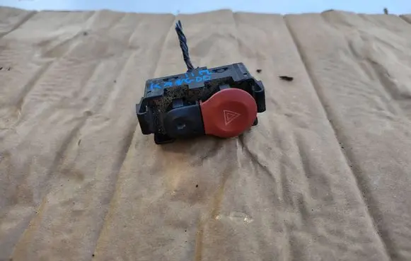 Renault Kangoo II Hazard light switch