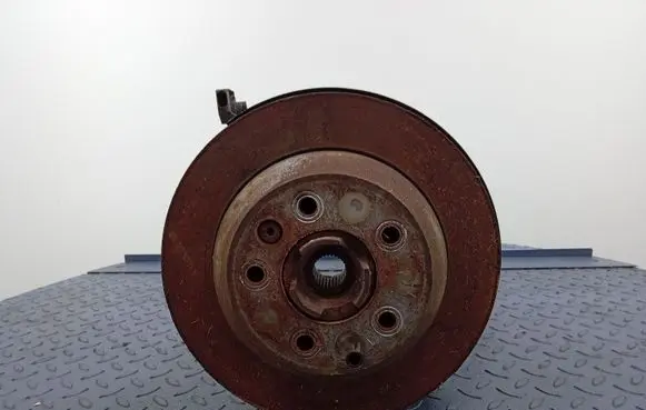 Audi Q7 4L Front wheel hub spindle knuckle 7L8505435