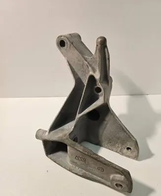 Chevrolet Captiva Engine mounting bracket X01178 8332