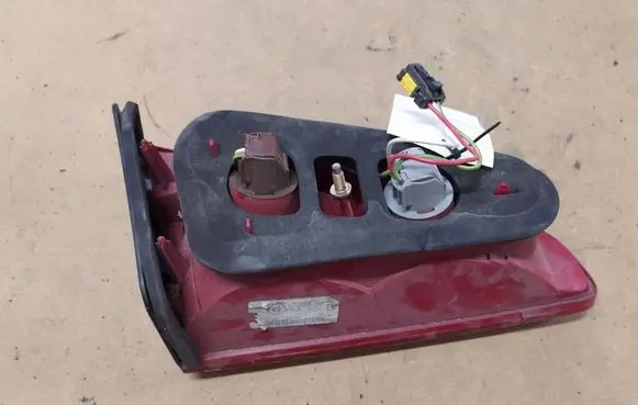 Peugeot 607 Tailgate rear/tail lights 2543
