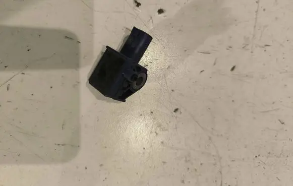 Mercedes-Benz E W212 Airbag deployment crash/impact sensor A2128204926