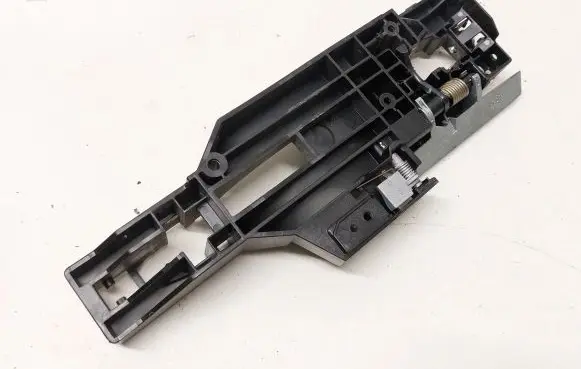 Rear door exterior handle/bracket