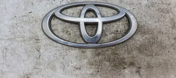 Toyota Corolla Verso AR10 Manufacturer badge logo/emblem 90975W2001