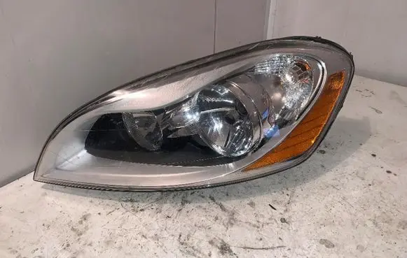 Volvo XC60 Headlight/headlamp 30763145