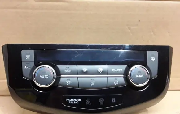 Nissan Qashqai Climate control unit 275004EA0A