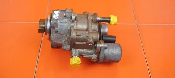 BMW 3 E90 E91 Fuel injection high pressure pump N53B30A