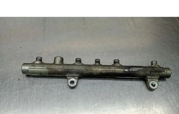 Renault Scenic I Fuel injector supply line/pipe 7700111013