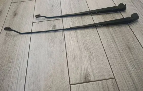 Renault Scenic I Front wiper blade arm 7700843526 7700843525