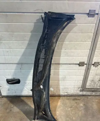 Nissan Juke I F15 Wiper trim LG335311100 668621KM0B 6G3621KM1