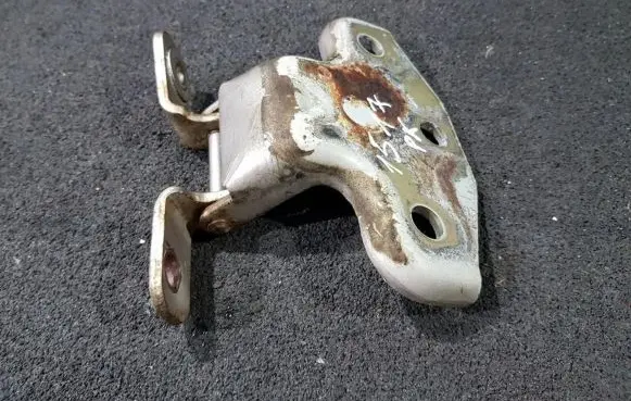 KIA Carnival Front door upper hinge