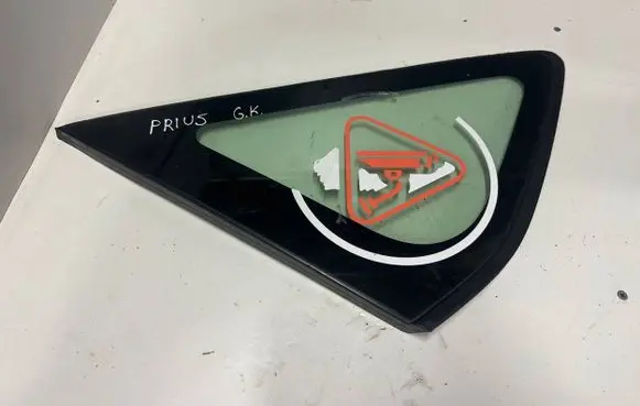 Toyota Prius (XW20) Rear side window 43R005834 NSGM3108 100075