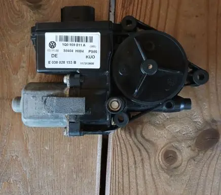 Volkswagen Eos Rear door window regulator motor 1Q0959811A