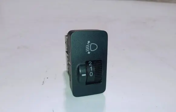 Honda FR-V Headlight level height control switch M20010 NJ3S5A AG727