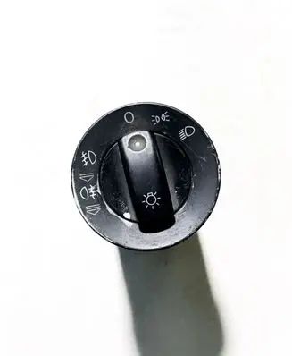 Volkswagen PASSAT B5 Light switch 8E0941531A