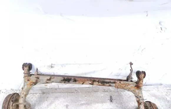 Volkswagen PASSAT B2 Rear subframe 