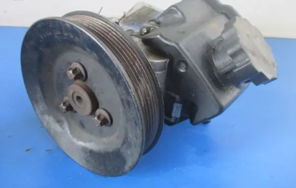 Mercedes-Benz Sprinter W901 W902 W903 W904 Power steering pump
