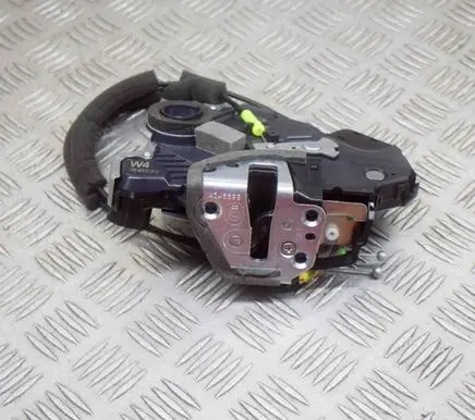 Toyota C-HR I Coupe door lock (next to the handle) 0H0522