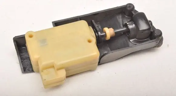Volvo XC70 Fuel tank cap lock 30716837