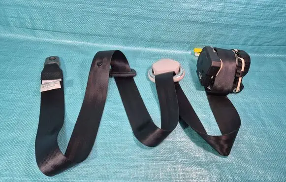Volkswagen Caddy Front seatbelt 2K5857806B 040941