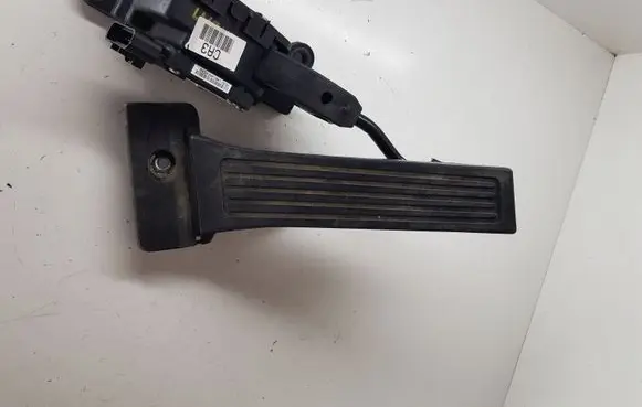 KIA Sportage Accelerator throttle pedal 327272S000