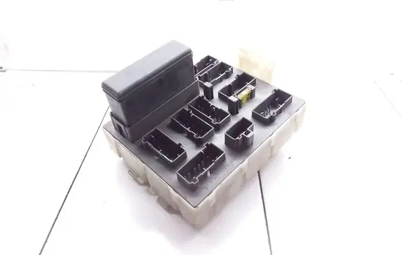Ford Focus Fuse module 98AG14A073CH 98AG14N089AA