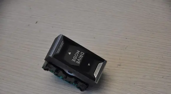 Peugeot 508 II Suspension ride height/mode switch 9815635477