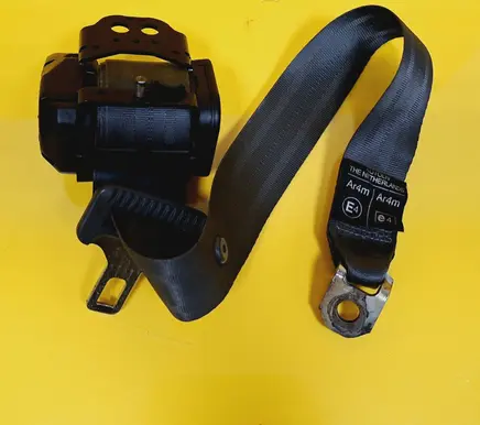 Volvo S40, V40 Rear seatbelt 570175710