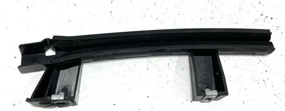 Chevrolet Volt I Front door windshield rail 61862