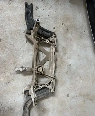 Volkswagen PASSAT B8 Front subframe 3Q0199369E